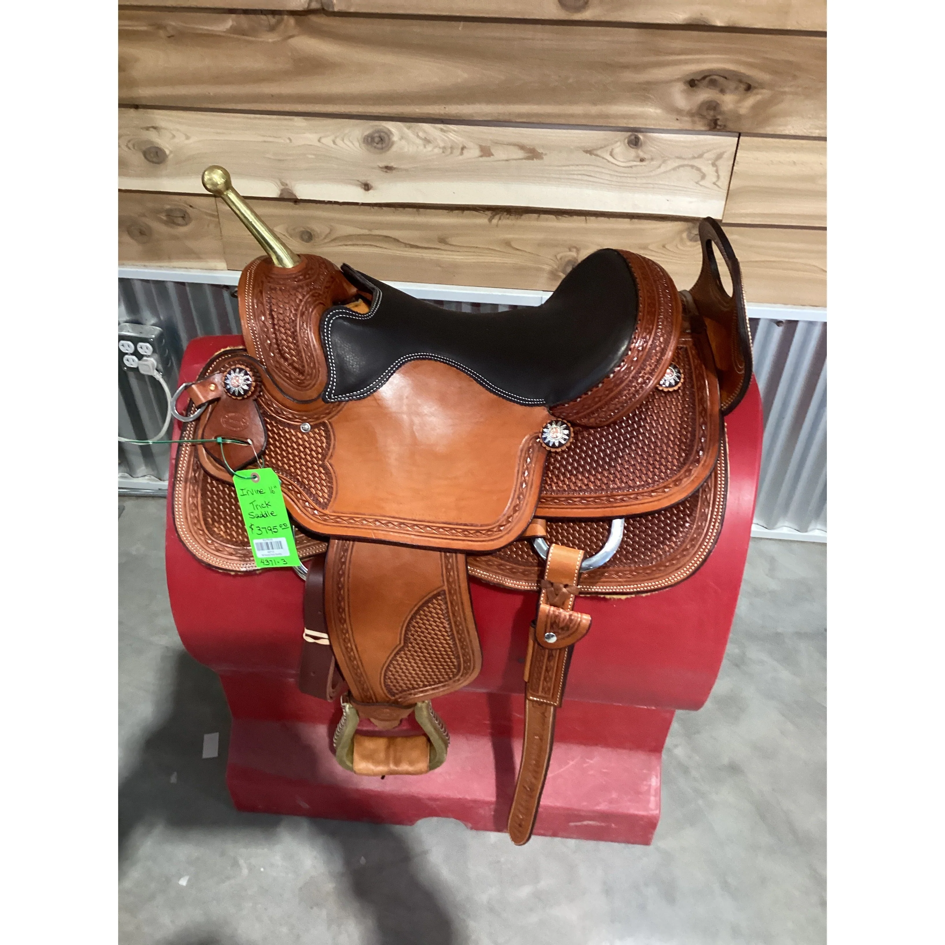 16" Irvine Trick Saddle - Image 2