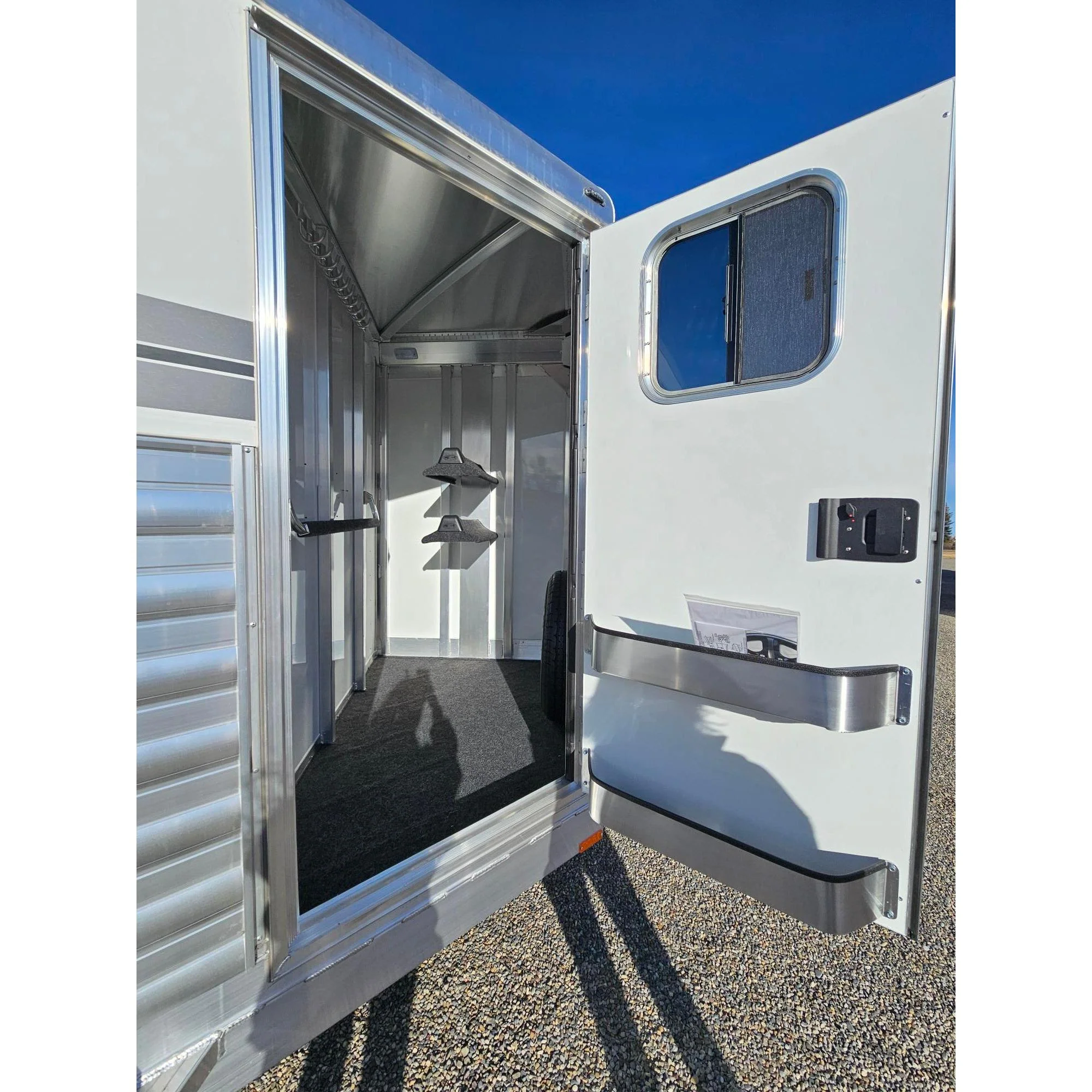 2026 4-Star 11' 2-Horse Slant Load Bumper Pull - Image 4
