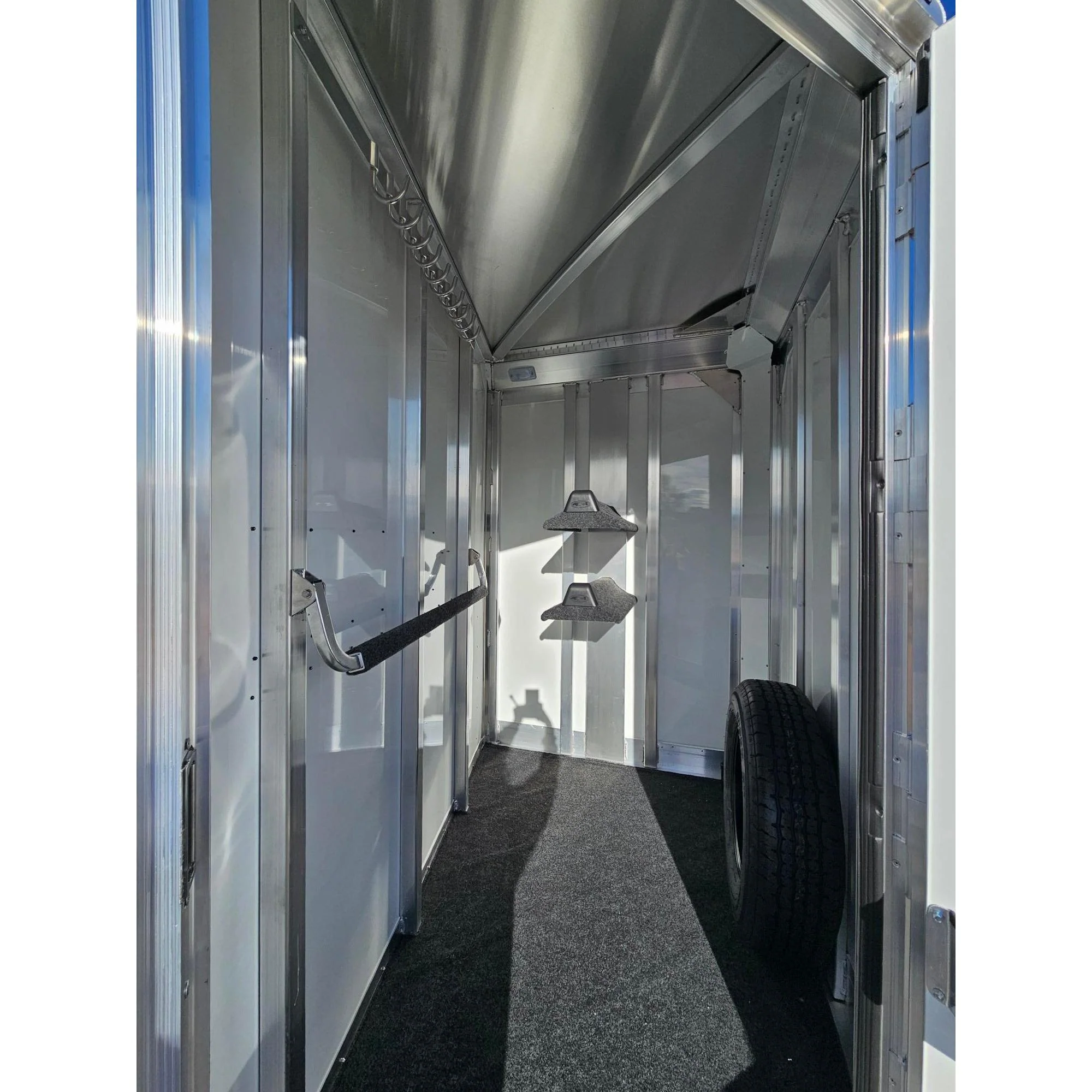 2026 4-Star 11' 2-Horse Slant Load Bumper Pull - Image 5