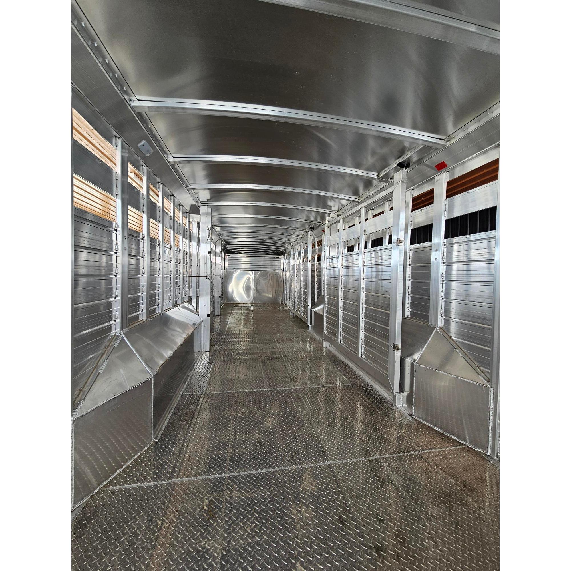 2026 4-Star 30' Stock Trailer - Image 11