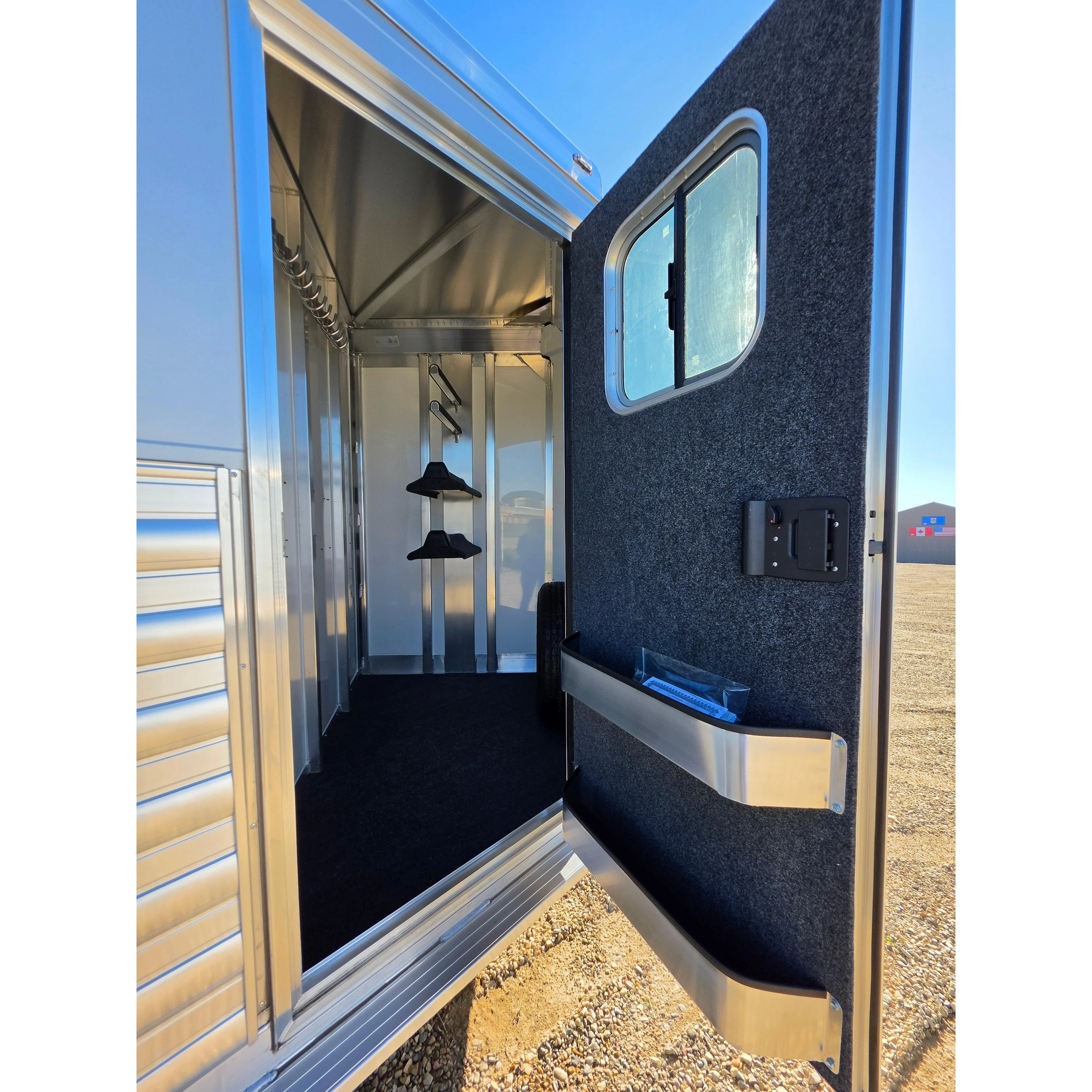 2027 4-Star 11' 2-Horse Warmblood Slant Load Bumper Pull - Image 6