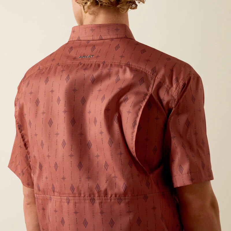 Ariat Men's Printed VentTEK Classic Fit Short Sleeve Shirt - Copper Brown - Image 4