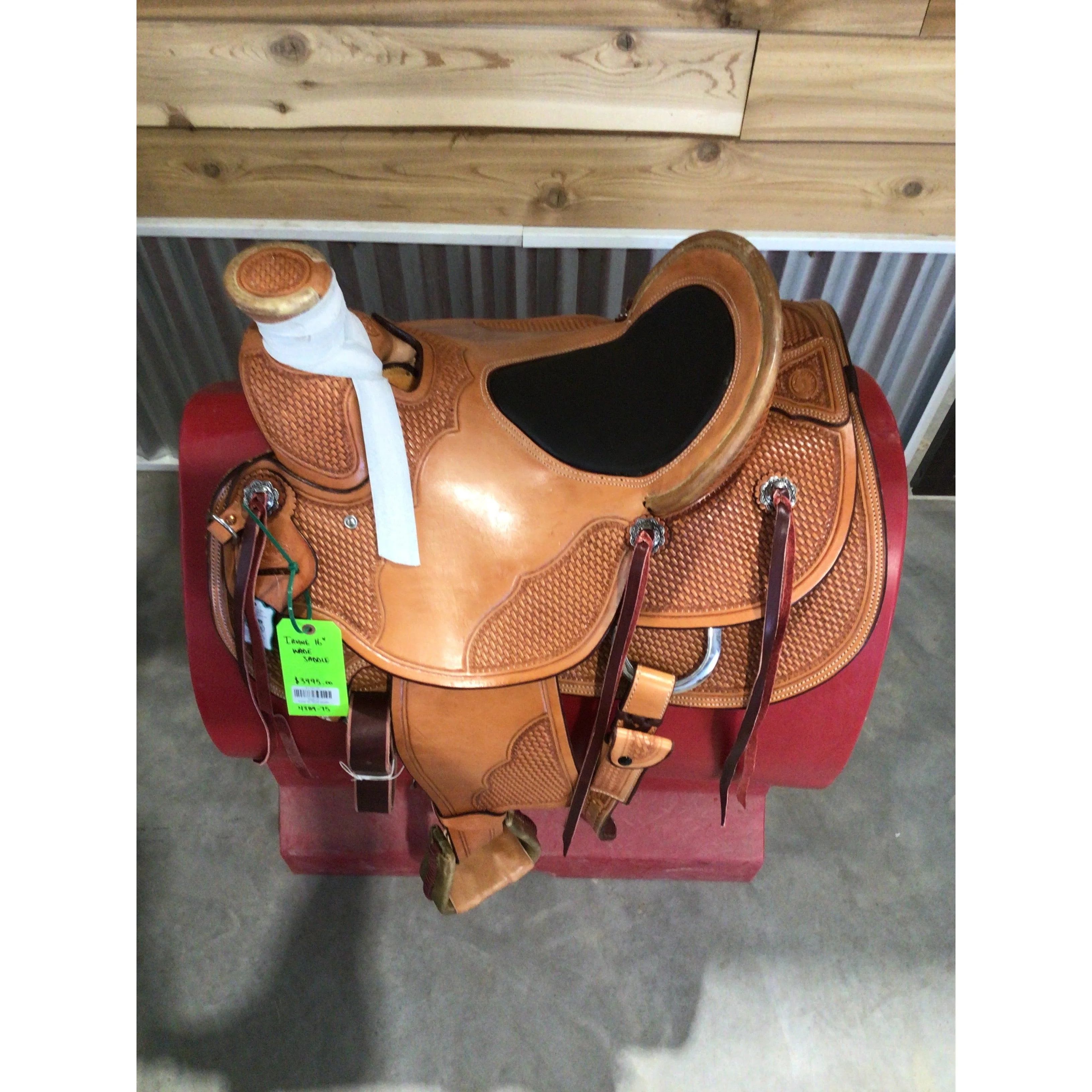 Irvine 16" Wade Saddle - Image 2
