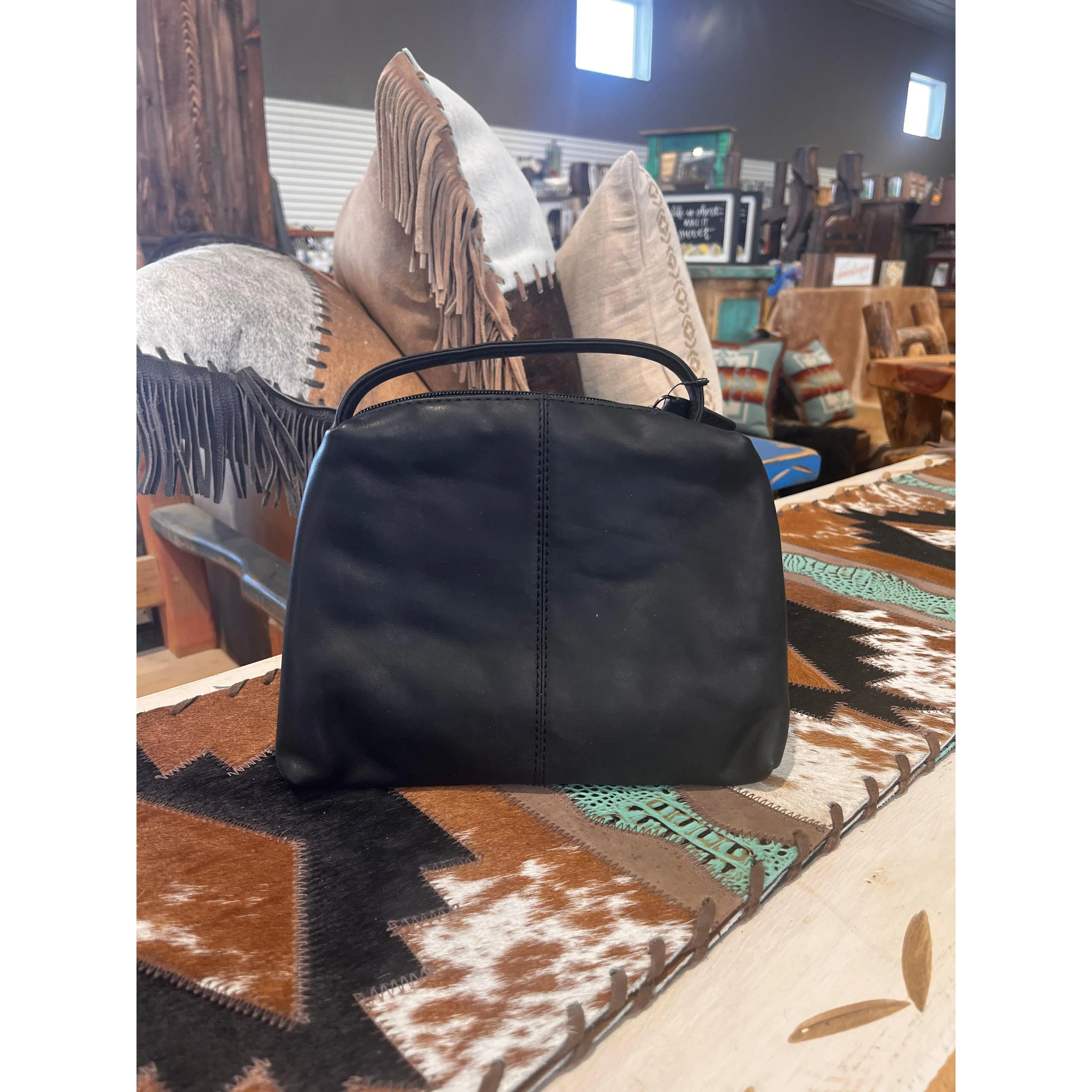 Rugged Earth Women's Bag - Black - Image 2