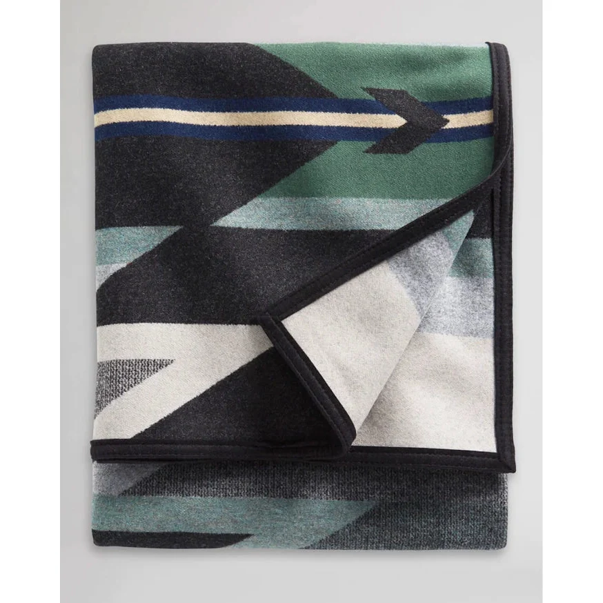 Wyeth Trail Blanket Oxford - Queen - Image 3